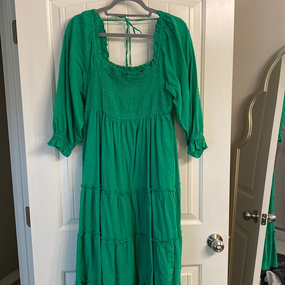 Crown & Ivy Maxi Dress in Kelly Green